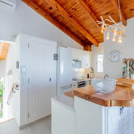 Scenic Villa, Costa Blanca, Cleaning Included Villa Denia