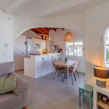 Scenic Villa, Costa Blanca, Cleaning Included Denia