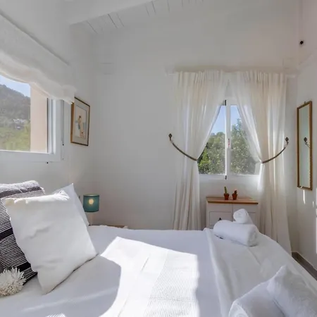 Scenic Villa, Costa Blanca, Cleaning Included Villa Denia